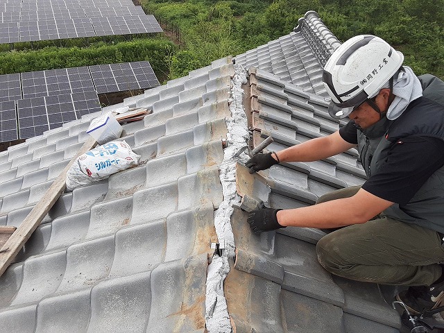 なんばんを敷き半端瓦の設置